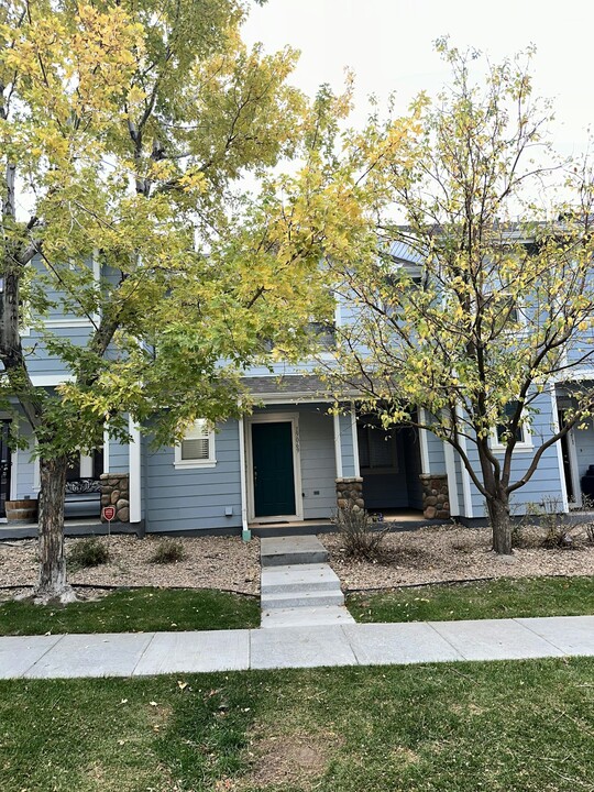 19069 E 58th Ave in Denver, CO - Building Photo