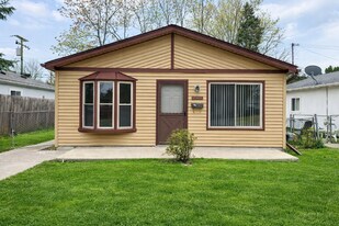 20812 Woodward St in Clinton Township, MI - Building Photo