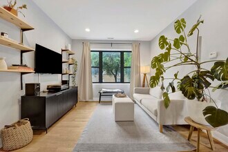 3802 W Altgeld St in Chicago, IL - Building Photo - Building Photo