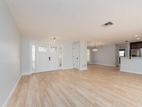 110 17th St in Belleair Beach, FL - Building Photo - Building Photo