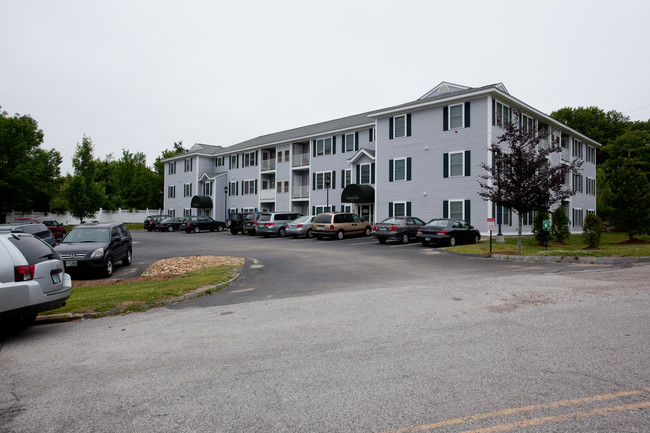 Jefferson Place in Manchester, NH - Building Photo - Building Photo