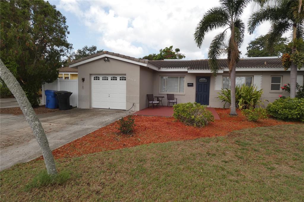 8468 7th Way N in St. Petersburg, FL - Building Photo