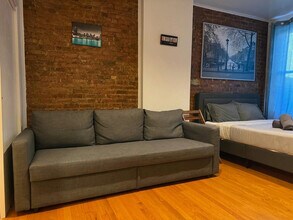 335 E 94th St in New York, NY - Building Photo - Building Photo