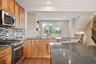 6532 Joliet Ave S in Cottage Grove, MN - Foto de edificio - Building Photo