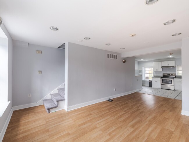 4205 Main St, Unit Apt. B in Philadelphia, PA - Building Photo - Building Photo