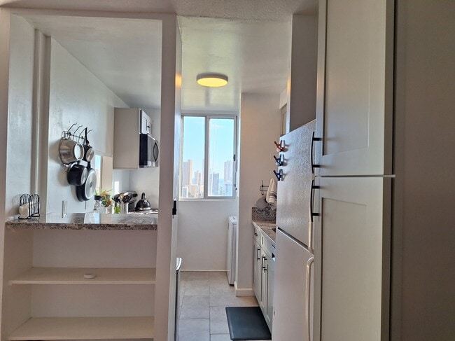 2916 Date St, Unit Fairway House in Honolulu, HI - Building Photo - Building Photo