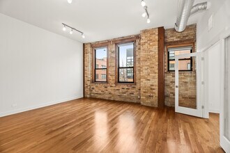 1755 N Damen Ave in Chicago, IL - Building Photo - Building Photo