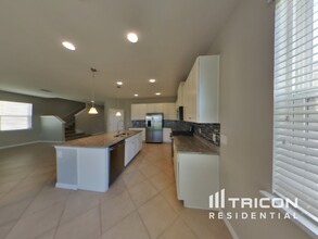11124 Abaco Island Ave in Riverview, FL - Building Photo - Building Photo