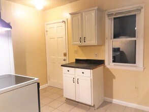 2221 W 58th St in Indianapolis, IN - Building Photo - Building Photo