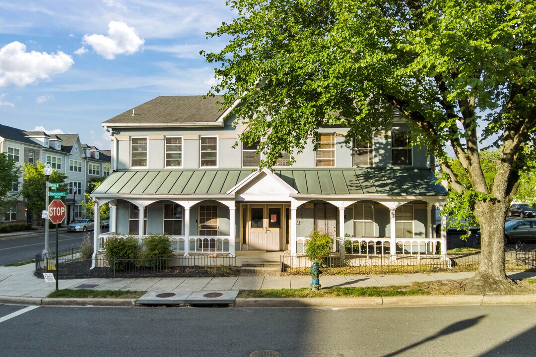 3706-3730 Roosevelt Pl NE in Washington, DC - Foto de edificio