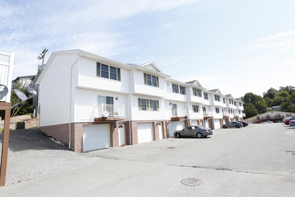 Campus View Apartments in WV