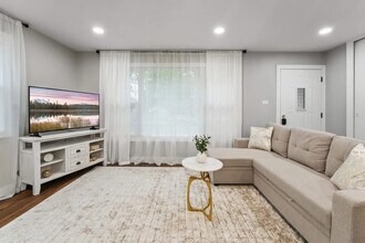 3712 Wren Ln in Rolling Meadows, IL - Building Photo - Building Photo