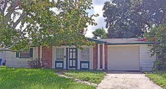 3636 Wiltshire Dr in Holiday, FL - Building Photo
