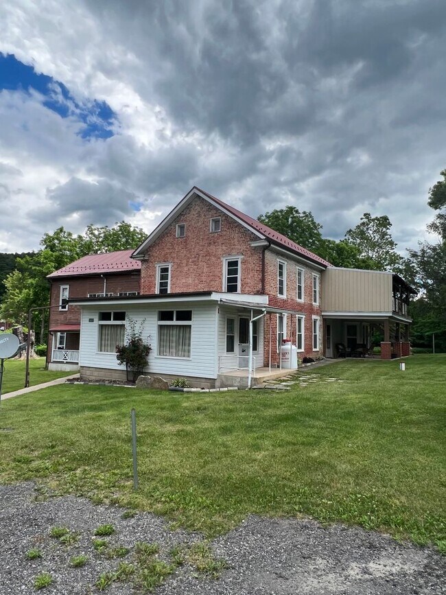 436 Grist Mill Rd in Burnt Cabins, PA - Building Photo - Building Photo