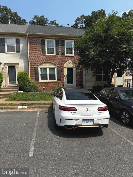 7344 Rhondda Dr in Lorton, VA - Building Photo