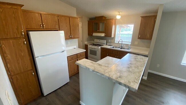 7041 Ash Ct in Commerce City, CO - Building Photo - Building Photo