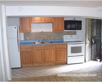 688 Parker St in Boston, MA - Building Photo - Building Photo