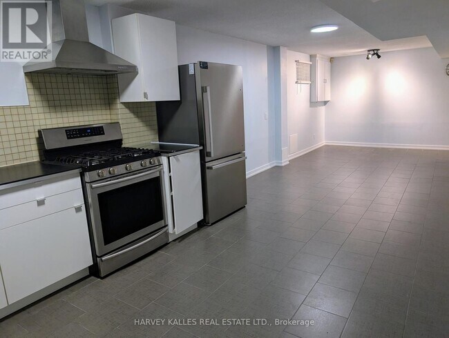 49 Beatrice Way in Vaughan, ON - Building Photo - Building Photo