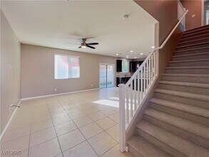 10955 Sardinia Sands Dr in Las Vegas, NV - Foto de edificio - Building Photo