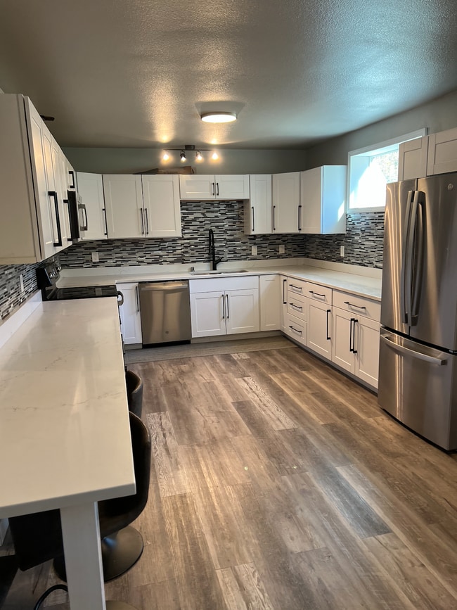 property at 1209 Ramona St