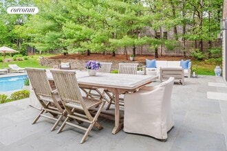 54 Whooping Hollow Rd in East Hampton, NY - Building Photo - Building Photo