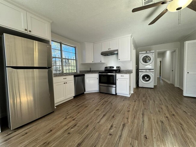 property at 2019 N Thompson St