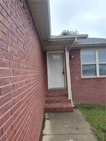 995 Vale St in Springdale, AR - Building Photo