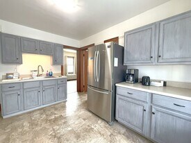 1411 W Rawson Ave in South Milwaukee, WI - Building Photo