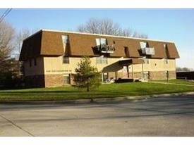 516 Clear View Dr in Perry, IA - Building Photo