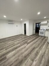 12734 Bessemer St in North Hollywood, CA - Foto de edificio - Building Photo