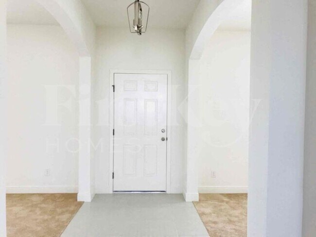 3319 NW 9th St in Cape Coral, FL - Building Photo - Building Photo