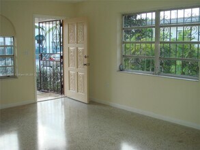 1129 SW 11th Ave in Miami, FL - Building Photo - Building Photo