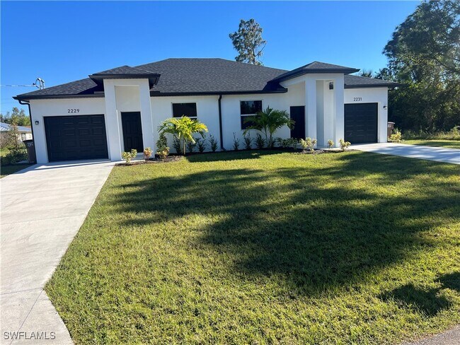2231 Armour Rd in Lehigh Acres, FL - Building Photo - Building Photo