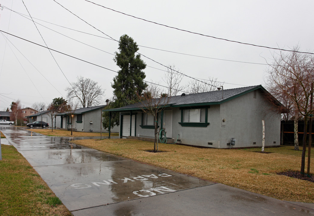 663 Vermont Ave in Turlock, CA - Building Photo