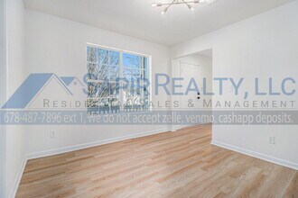 594 Waynes Ct SE in Atlanta, GA - Building Photo - Building Photo