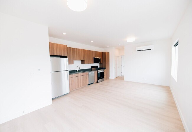 408 S Main St