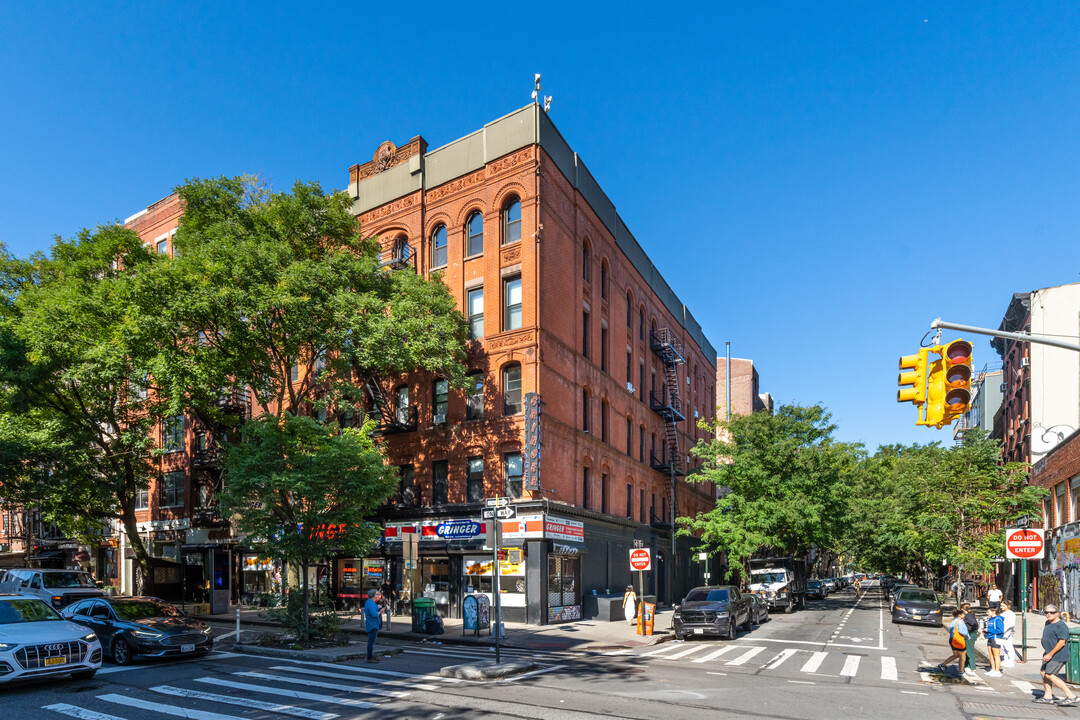 87 E 2nd St in New York, NY - Foto de edificio