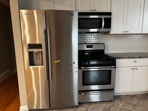 18219 E Thirteen Mile Rd in Fraser, MI - Building Photo - Building Photo