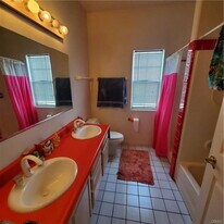 12944 Woodbridge St in Los Angeles, CA - Building Photo