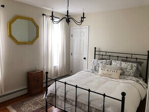 825 E 2nd St, Unit 3 in Boston, MA - Building Photo - Building Photo