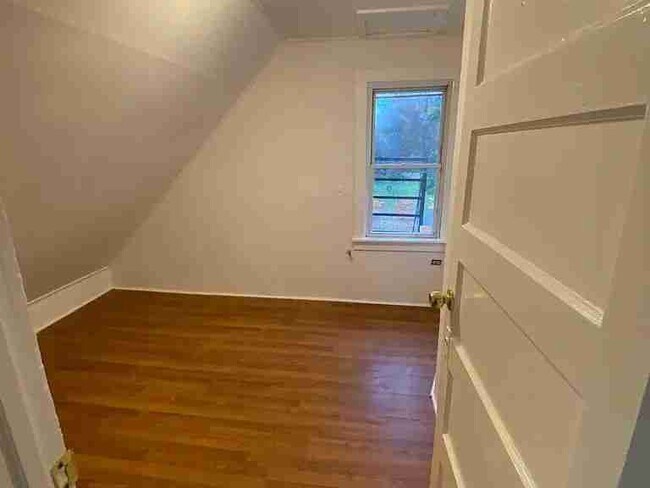 50 Walnut St-Unit -#3 in Montclair, NJ - Building Photo - Building Photo