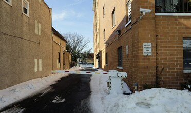 The Crest in Cliffside Park, NJ - Building Photo - Building Photo