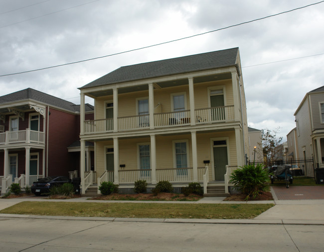 823 Josephine Dr in New Orleans, LA - Building Photo - Building Photo