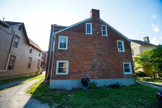 32 Market St in Salem, NJ - Foto de edificio - Building Photo
