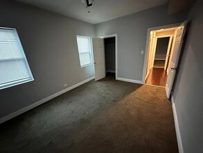 7839 S Saginaw Ave in Chicago, IL - Building Photo - Building Photo