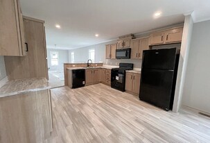 6617 S Kimberly Dr in Holly, MI - Building Photo