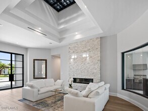 695 Wedge Dr in Naples, FL - Building Photo - Building Photo