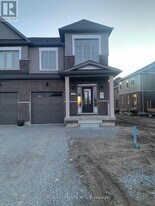 72 W Oak Trl in Barrie, ON - Building Photo