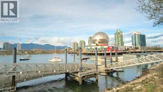 186 Athletes Way in Vancouver, BC - Building Photo