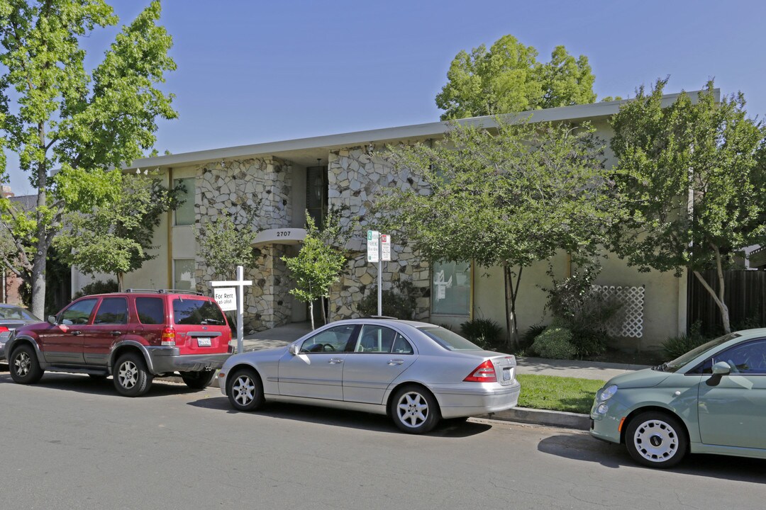 2707 O St in Sacramento, CA - Building Photo